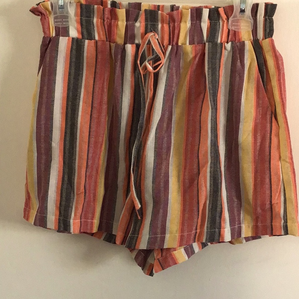 New, never worn SHEIN striped shorts, size large (8/10)